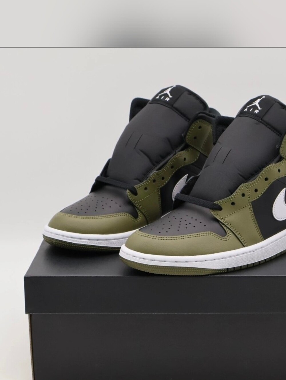 Nike Air Jordan 1 Low - Black & Olive Green